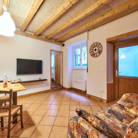 Casa “La Contrada” Villa Варена Екстериор снимка
