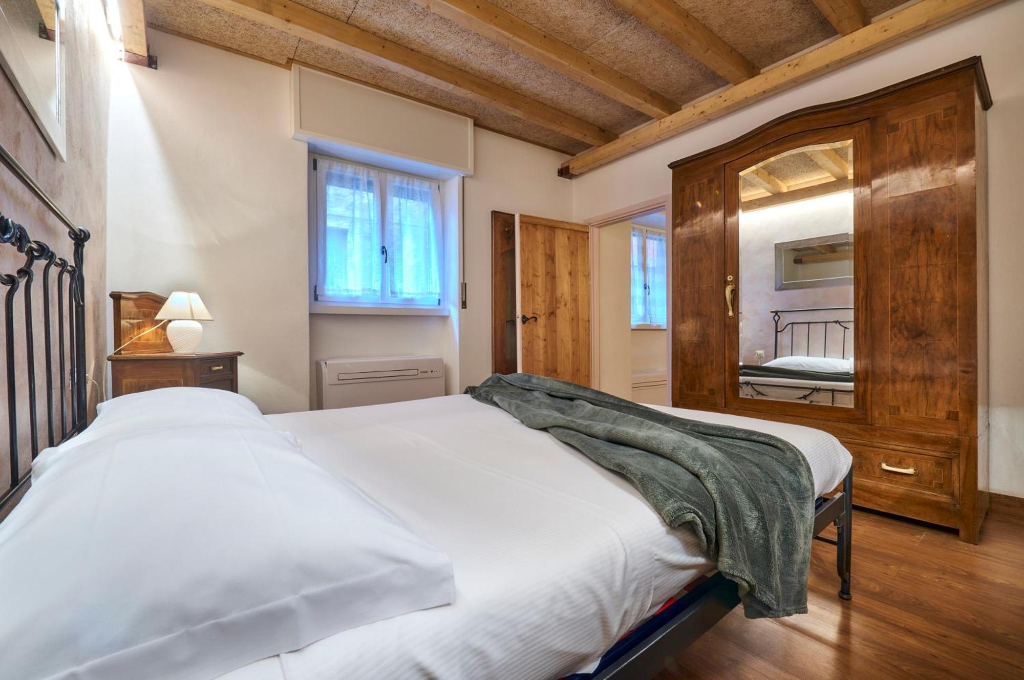 Casa “La Contrada” Villa Варена Екстериор снимка