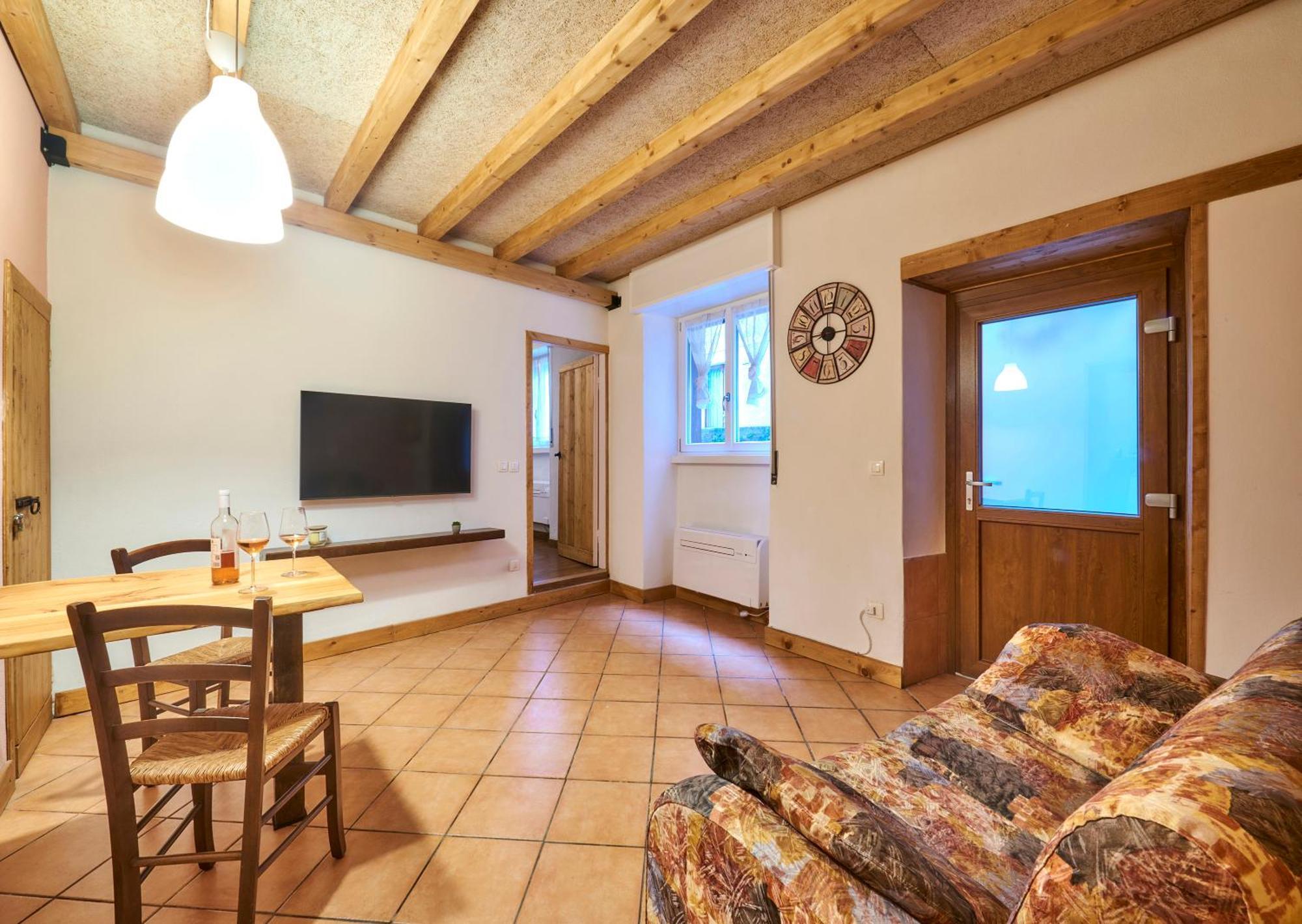 Casa “La Contrada” Villa Варена Екстериор снимка